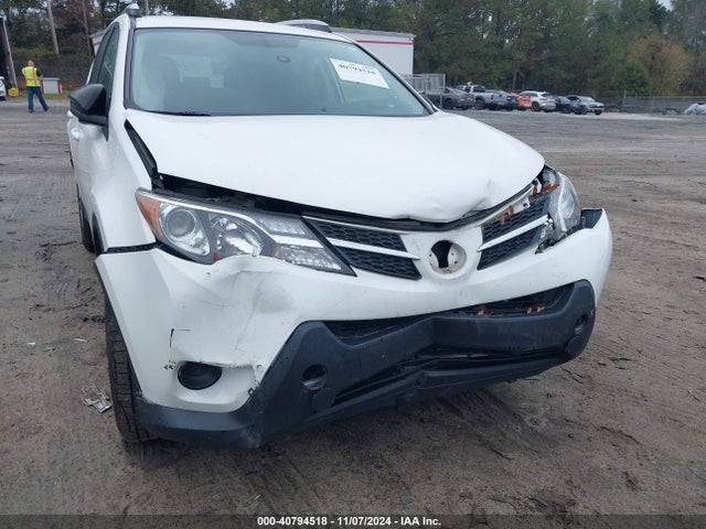 JTMZFREV9FD068894 Toyota RAV4 LE