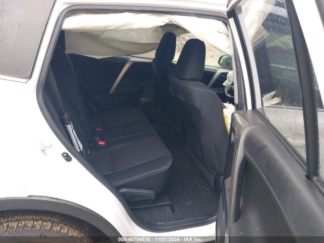 JTMZFREV9FD068894 Toyota RAV4 LE