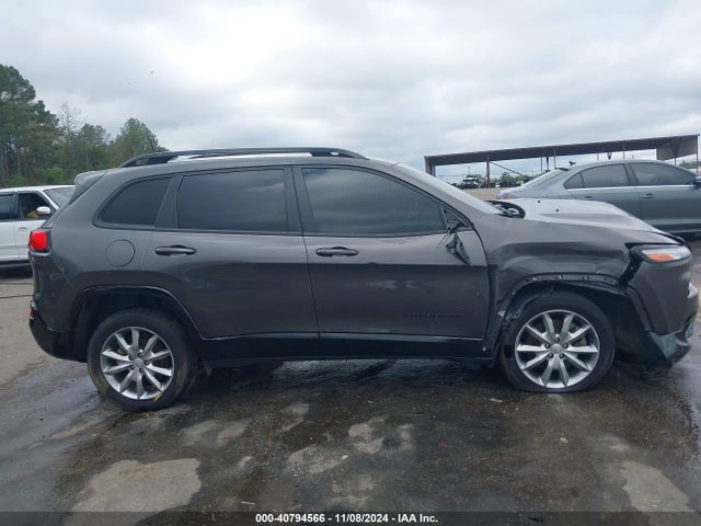 1C4PJLCB8JD587827 Jeep Cherokee Latitude Tech Connect Fwd