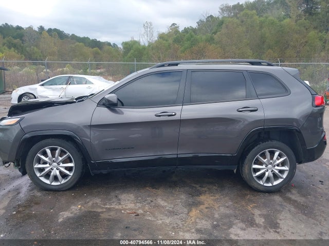 1C4PJLCB8JD587827 Jeep Cherokee Latitude Tech Connect Fwd