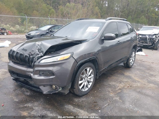 1C4PJLCB8JD587827 Jeep Cherokee Latitude Tech Connect Fwd