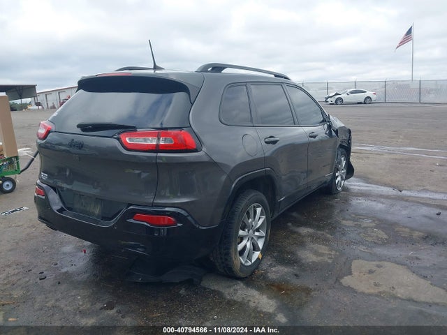 1C4PJLCB8JD587827 Jeep Cherokee Latitude Tech Connect Fwd