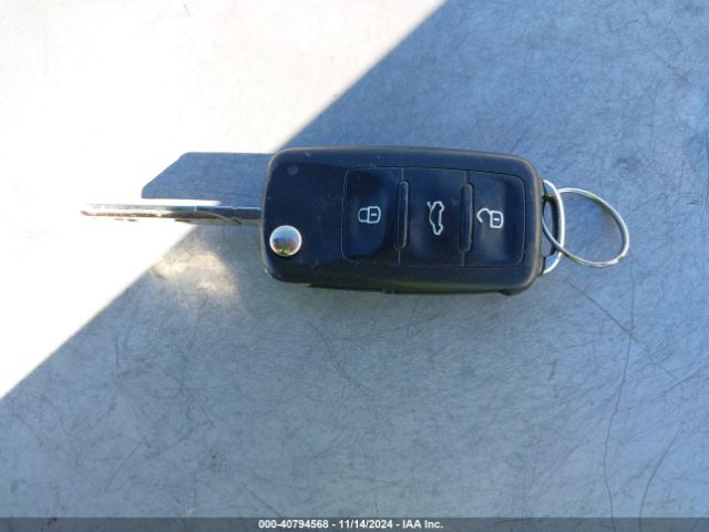 1VWBS7A38EC104596 Volkswagen Passat 1.8t Se
