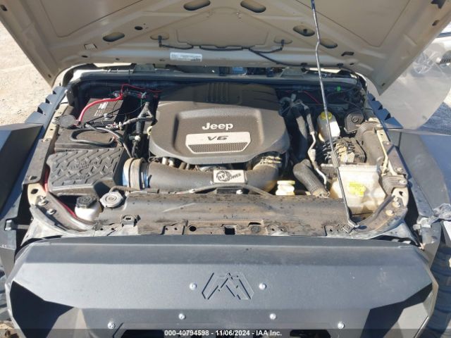 1C4BJWDG0HL584118 Jeep Wrangler Unlimited Sport 4x4