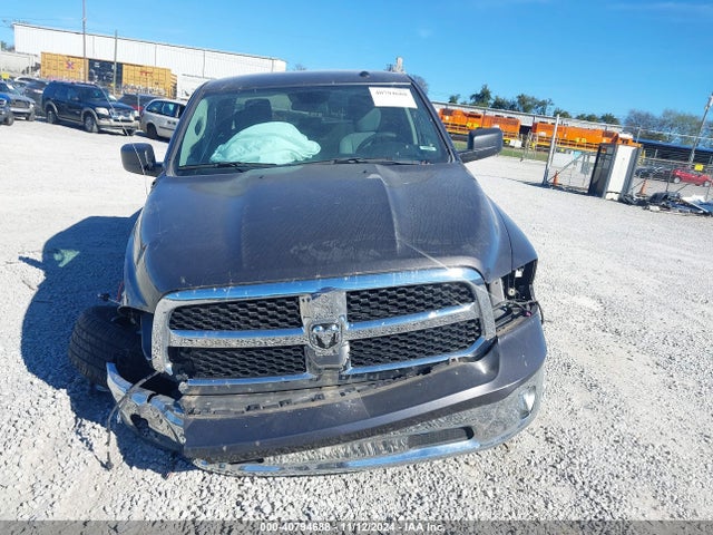 3C6RR6KG3NG172835 RAM 1500 Classic Tradesman  4x2 5'7 Box
