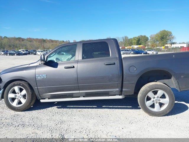 3C6RR6KG3NG172835 RAM 1500 Classic Tradesman  4x2 5'7 Box