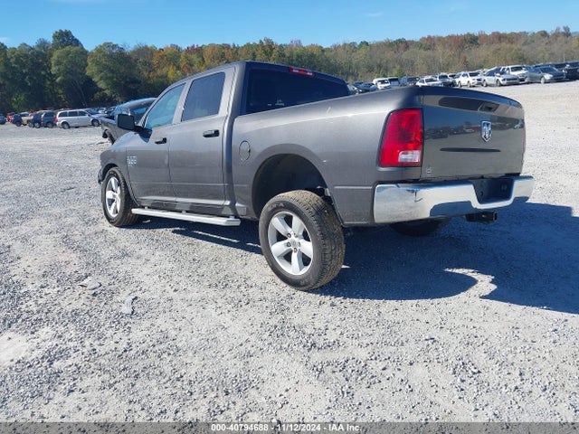 3C6RR6KG3NG172835 RAM 1500 Classic Tradesman  4x2 5'7 Box