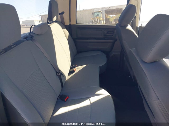 3C6RR6KG3NG172835 RAM 1500 Classic Tradesman  4x2 5'7 Box