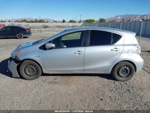 Toyota Prius C Two 2014 JTDKDTB33E1567455 Image 14
