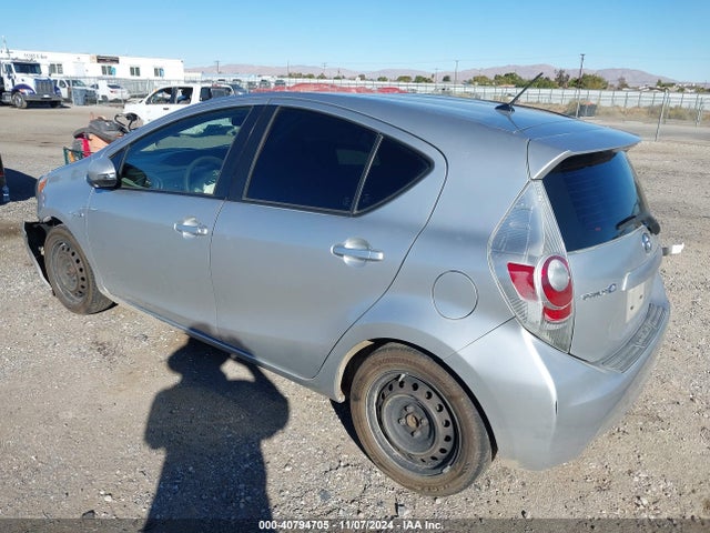 JTDKDTB33E1567455 Toyota Prius C Two
