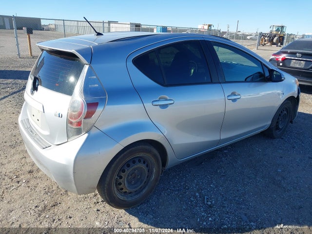 JTDKDTB33E1567455 Toyota Prius C Two