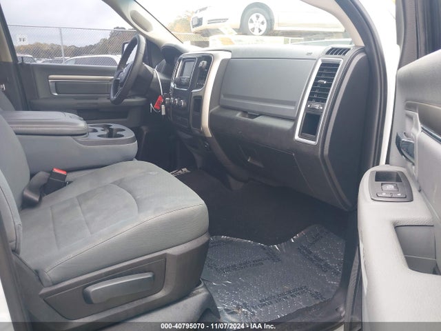 40795070 :رقم المزاد ، 1C6RR6TT4KS562083 vin ، 2019 Ram 1500 Classic Slt  4x2 6'4 Box مزاد بيع