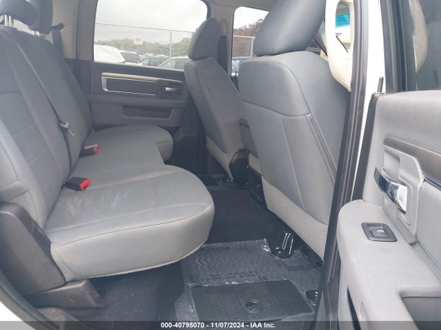 40795070 :رقم المزاد ، 1C6RR6TT4KS562083 vin ، 2019 Ram 1500 Classic Slt  4x2 6'4 Box مزاد بيع