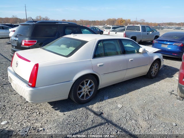 2011 CADILLAC DTS 1G6KD5E63BU139979 Photo 3