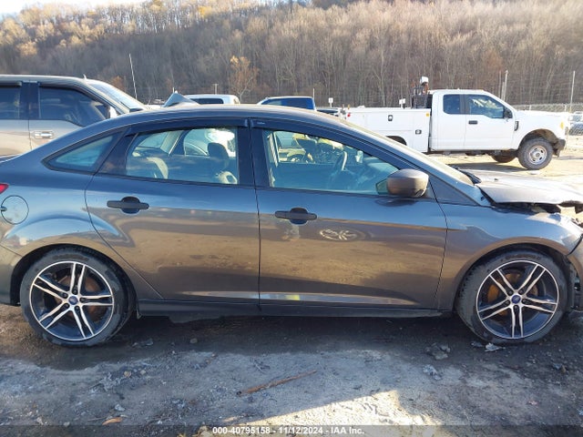 1FADP3E23JL235281 Ford FOCUS S