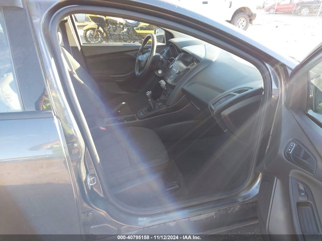 1FADP3E23JL235281 Ford FOCUS S