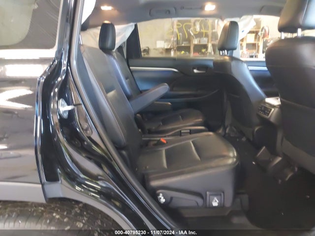 Toyota Highlander Limited Platinum 2019 5TDDZRFH3KS984091 Image 8