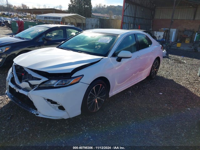 Toyota CAMRY SE 2018 4T1B11HKXJU054686 Image 2