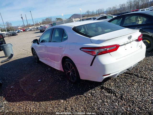 Toyota CAMRY SE 2018 4T1B11HKXJU054686 Image 3