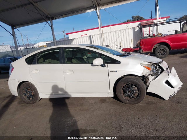 Toyota Prius Two 2015 JTDKN3DU6F0434599 Image 14