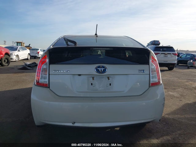 Toyota Prius Two 2015 JTDKN3DU6F0434599 Image 17