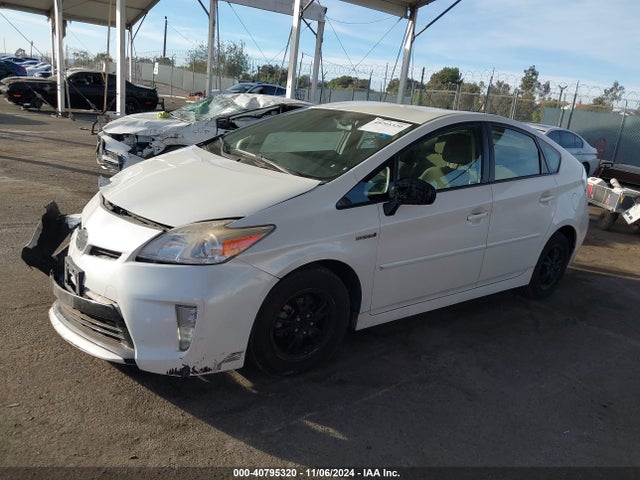 Toyota Prius Two 2015 JTDKN3DU6F0434599 Image 2
