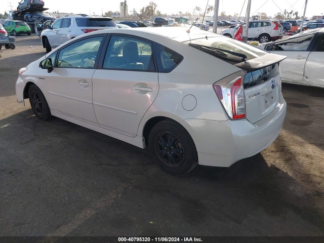 Toyota Prius Two 2015 JTDKN3DU6F0434599 Image 3