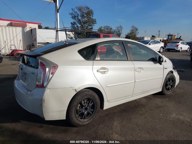 Toyota Prius Two 2015 JTDKN3DU6F0434599 Image 4