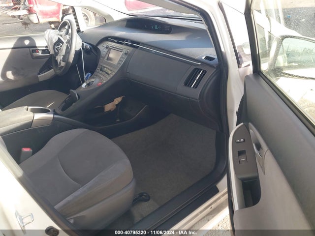 Toyota Prius Two 2015 JTDKN3DU6F0434599 Image 5