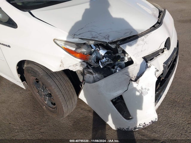 Toyota Prius Two 2015 JTDKN3DU6F0434599 Image 6