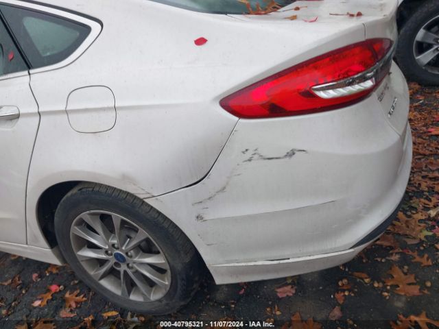 3FA6P0HDXHR326841 Ford FUSION SE