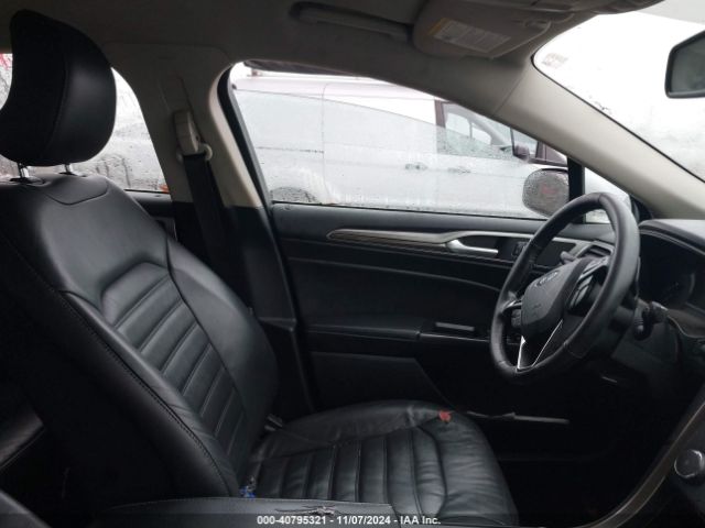 3FA6P0HDXHR326841 Ford FUSION SE