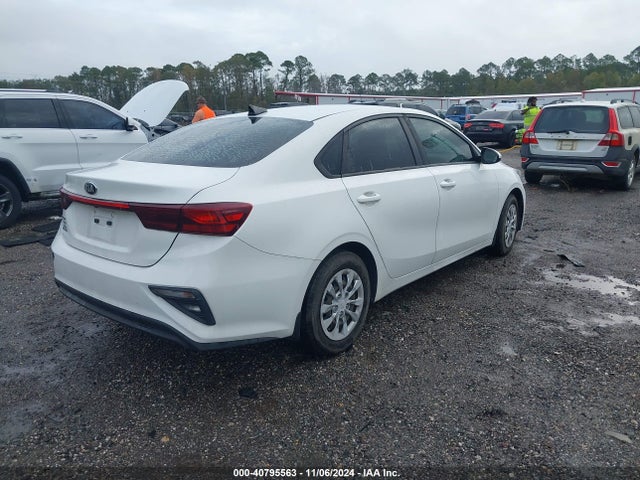 3KPF24AD0KE106407 KIA FORTE FE