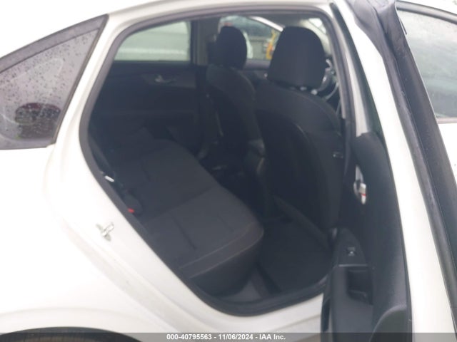 3KPF24AD0KE106407 KIA FORTE FE
