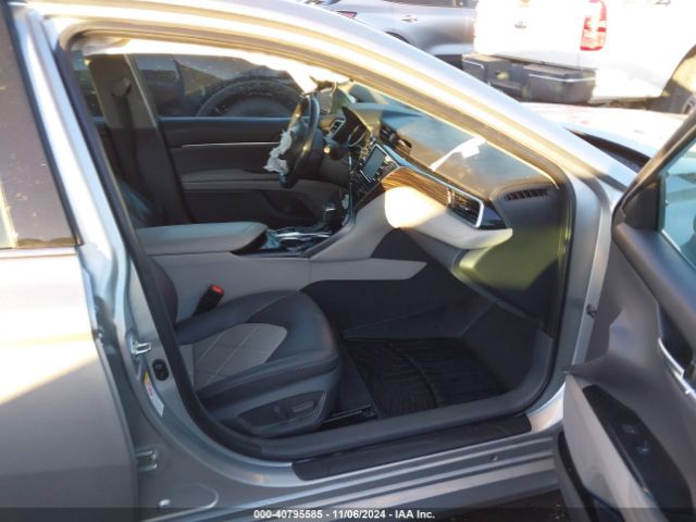 4T1B11HK8JU059708 Toyota CAMRY XLE