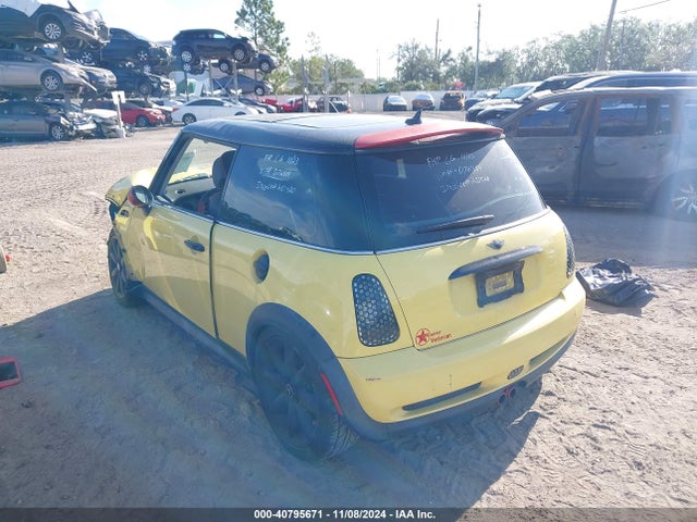 2003 MINI COOPER S WMWRE33493TD72884 Photo 2