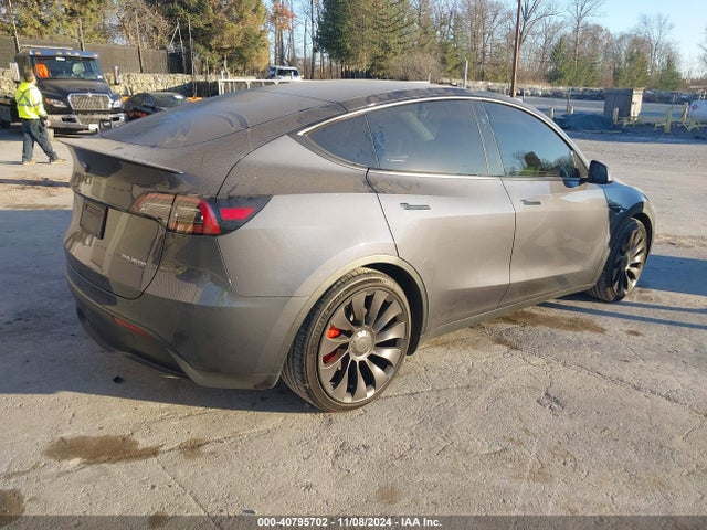2023 TESLA MODEL Y 7SAYGDEF0PF830009 Photo 3