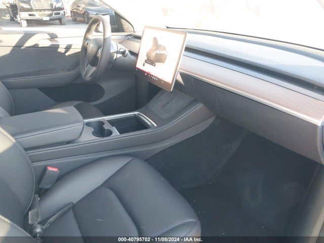 2023 TESLA MODEL Y 7SAYGDEF0PF830009 Photo 4