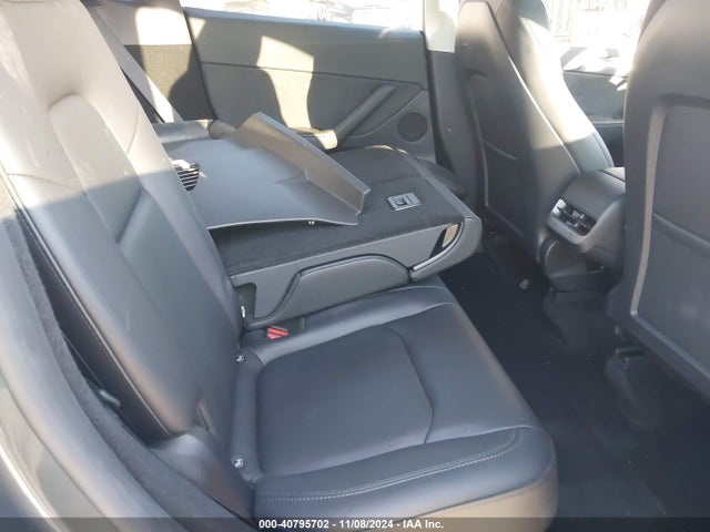 2023 TESLA MODEL Y 7SAYGDEF0PF830009 Photo 7