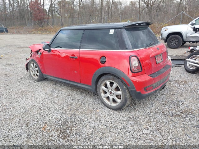 2008 MINI COOPER S WMWMF73538TT93547 Photo 2