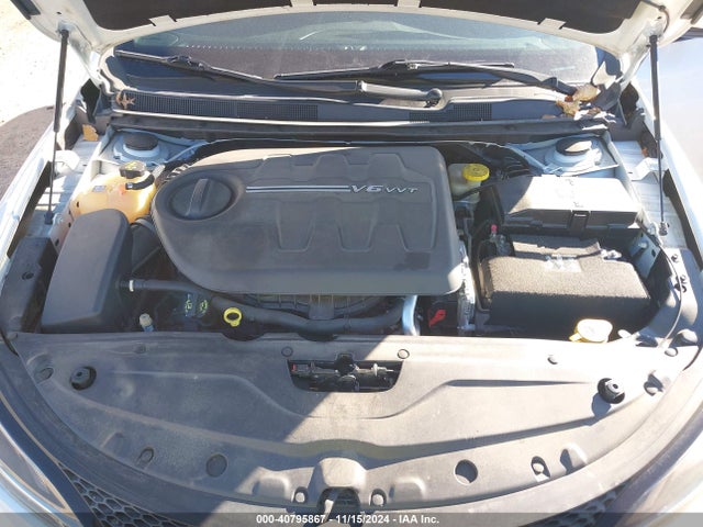 1C3CCCDG3FN690940 Chrysler 200 S
