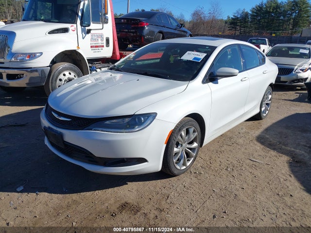 Chrysler 200 S 2015 1C3CCCDG3FN690940 Image 2
