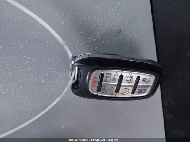 2019 CHRYSLER PACIFICA 2C4RC1FGXKR715532 Photo 10