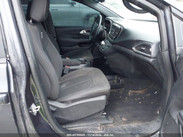 2019 CHRYSLER PACIFICA 2C4RC1FGXKR715532 Photo 4