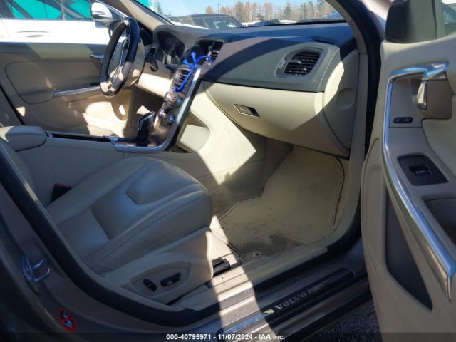 YV126MFK7F1350293 Volvo S60 T5 Premier