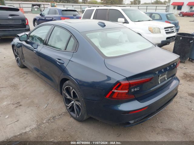 7JRL12FK6RG302879 Volvo S60 B5 Core Dark Theme
