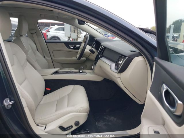 7JRL12FK6RG302879 Volvo S60 B5 Core Dark Theme