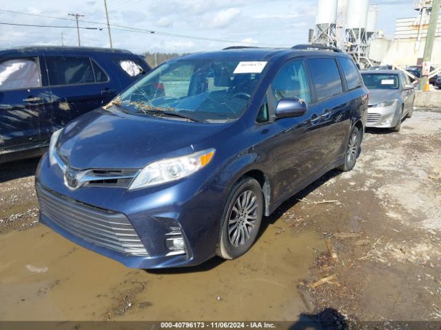 5TDYZ3DC6JS919899 Toyota Sienna Xle 8 Passenger