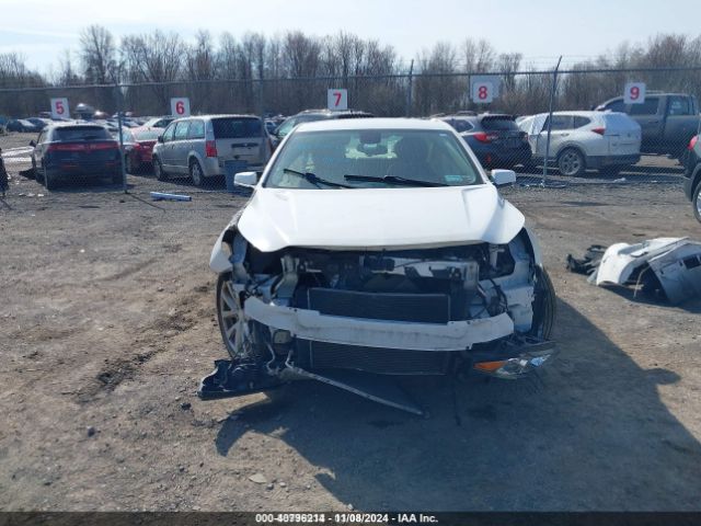 1G11D5SL2FU122138 Chevrolet MALIBU 2LT