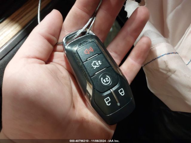 5LMTJ2DH5GUJ05442 Lincoln MKC SELECT